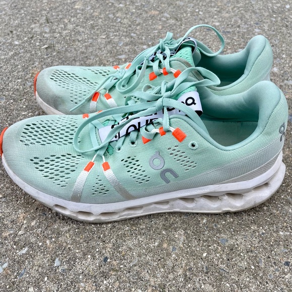 SOLD On Cloudsurfer Road Running Shoes - Picture 5 of 6